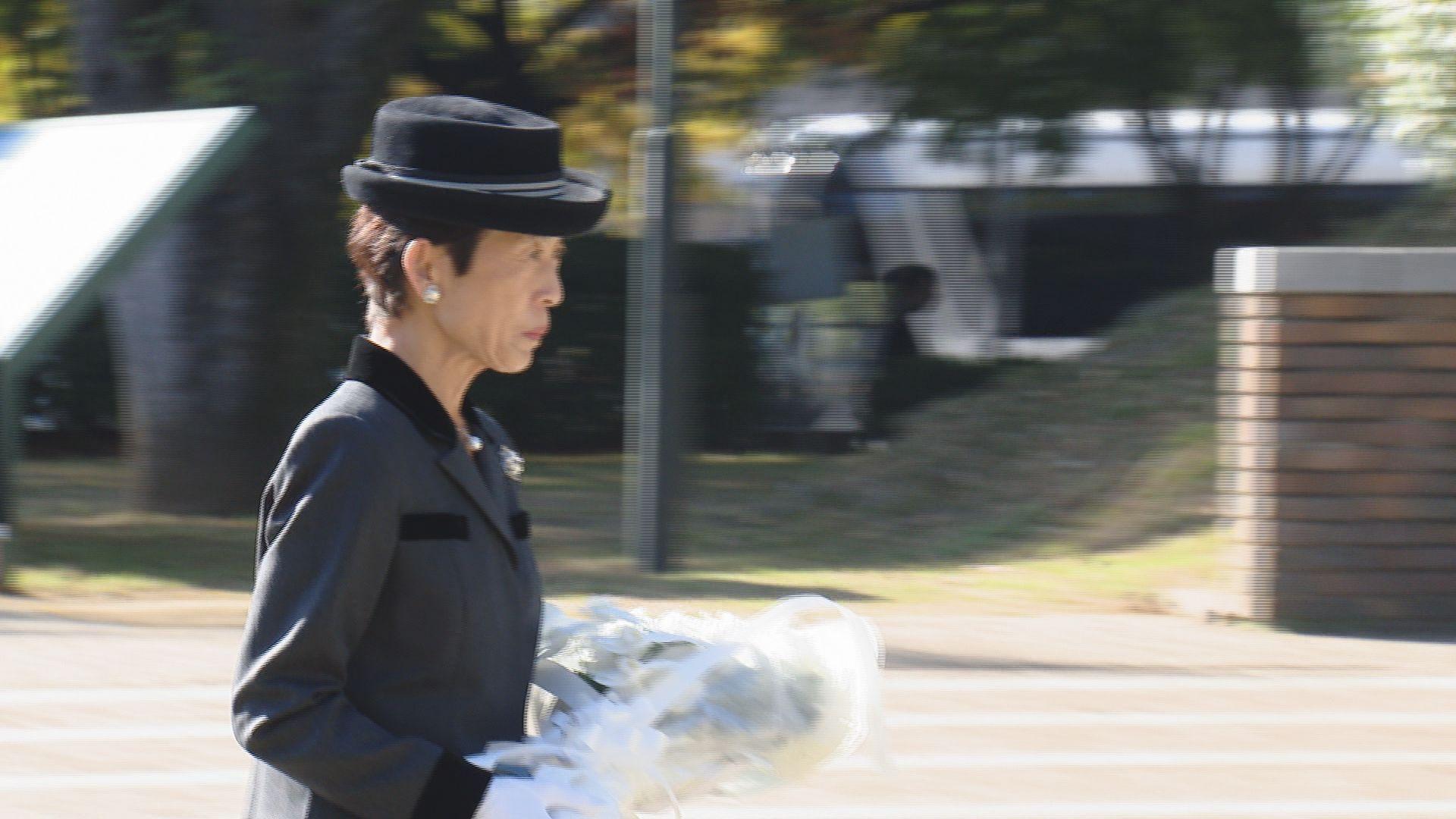 高円宮妃久子さまが原爆落下中心地で供花