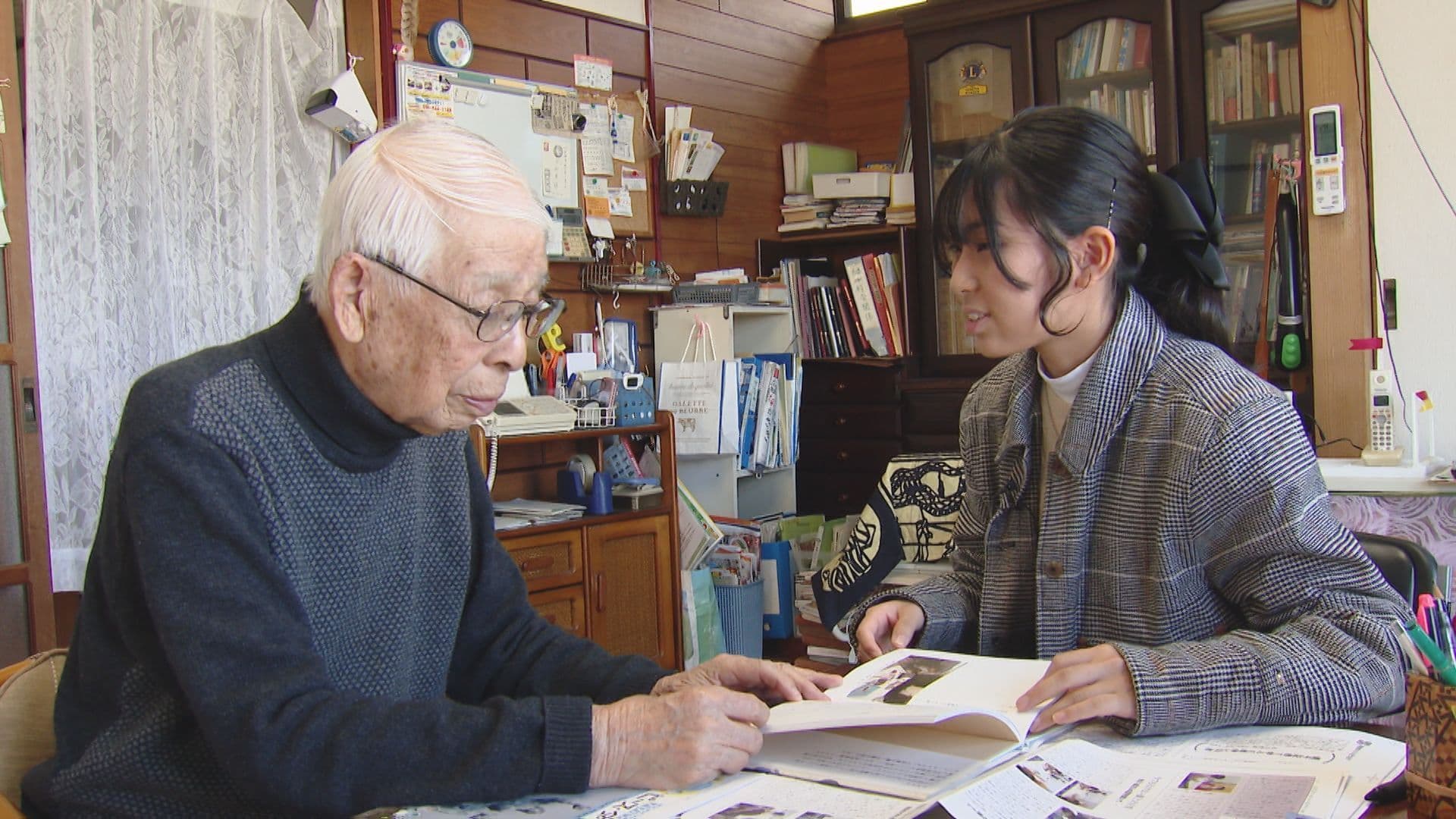 親子記者が被爆者と再会