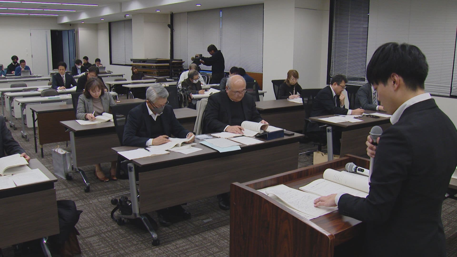 ５陣営が参加　知事選立候補予定者説明会