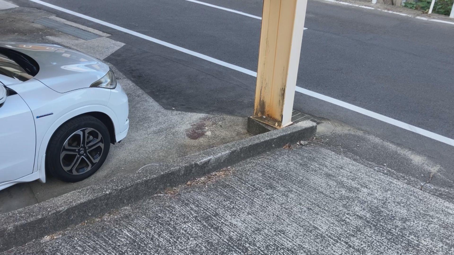 佐世保市で自転車運転していた小学２年生の男児が支柱に衝突し重体