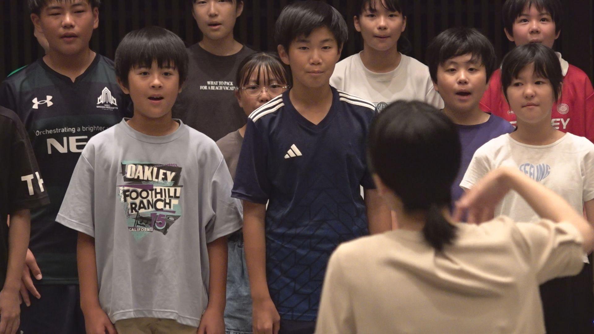 平和祈念式典で福山雅治さんの「クスノキ」歌う小学生が練習を公開 今年は２つの被爆校が初の合同合唱