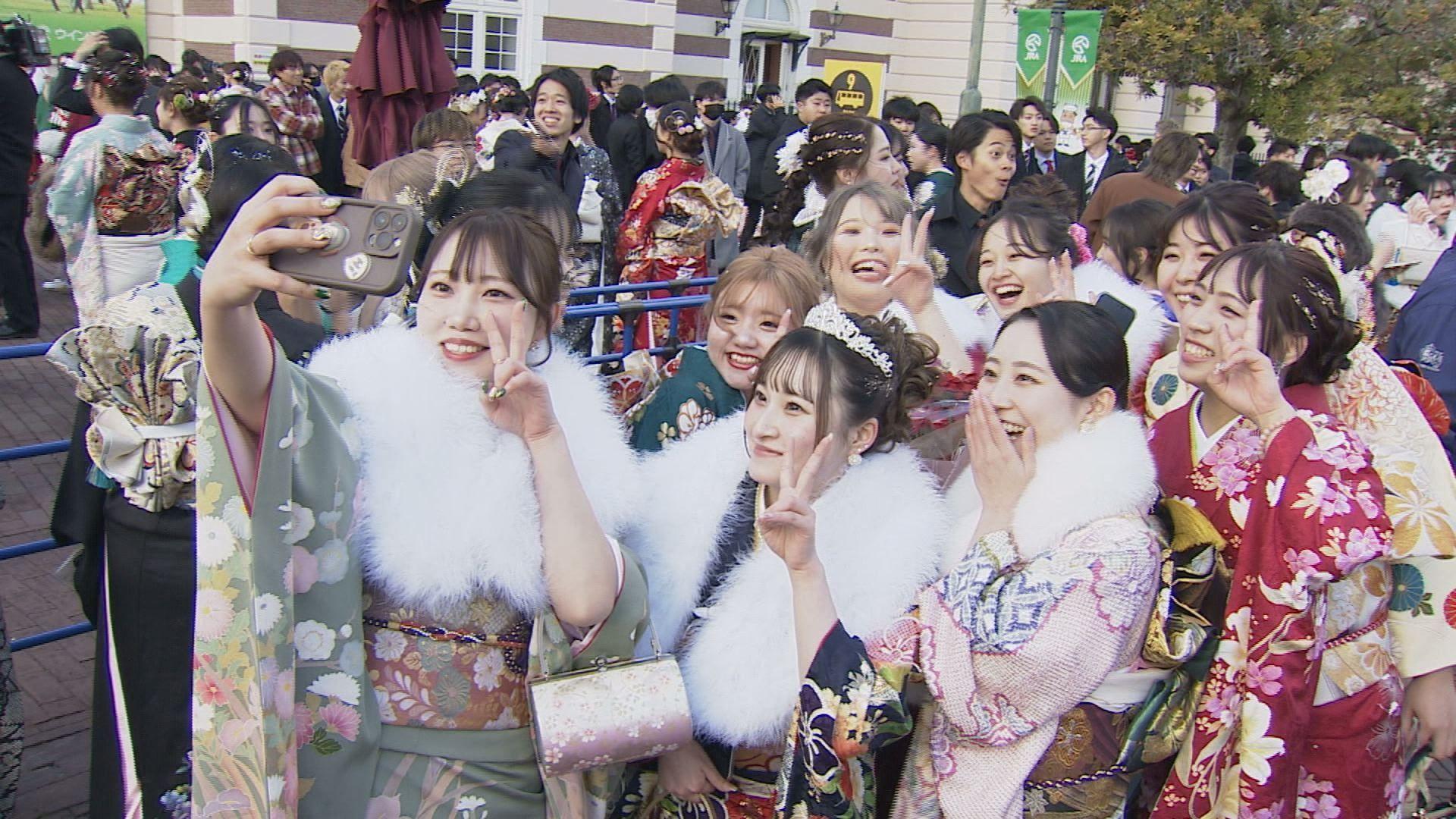 【長崎】やっぱり｢成人式｣と呼びたい！ハウステンボスで佐世保市「成人式典」二十歳の若者らが決意新た
