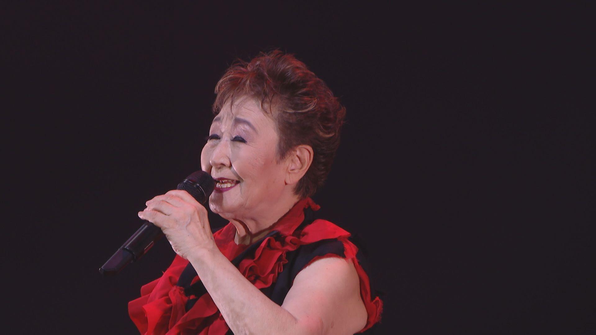 地球市民フェス…加藤登紀子さん「百万本のバラ」熱唱