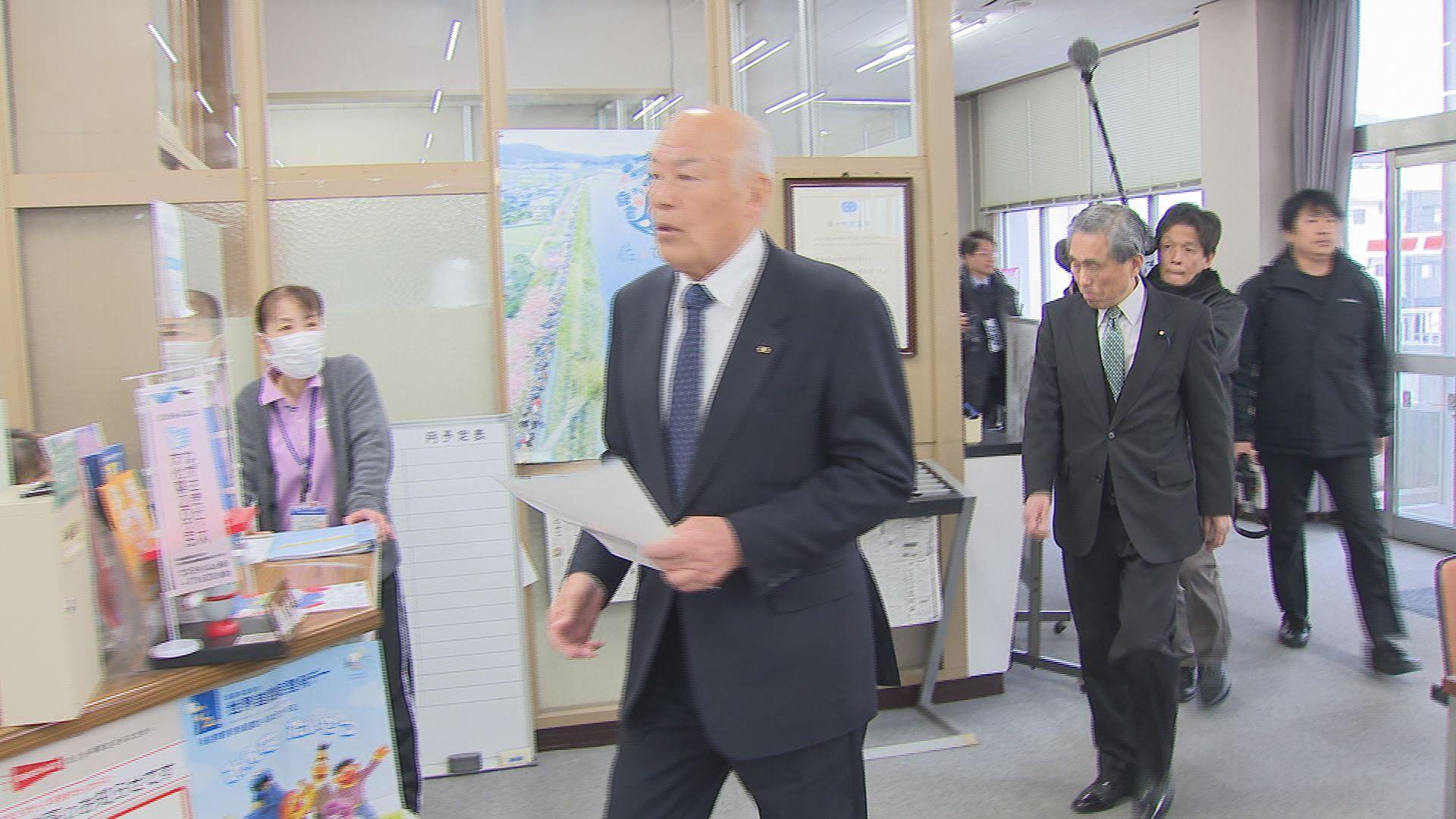 佐々町官製談合事件 町長の給与差し止めへ町議会が要望書を提出