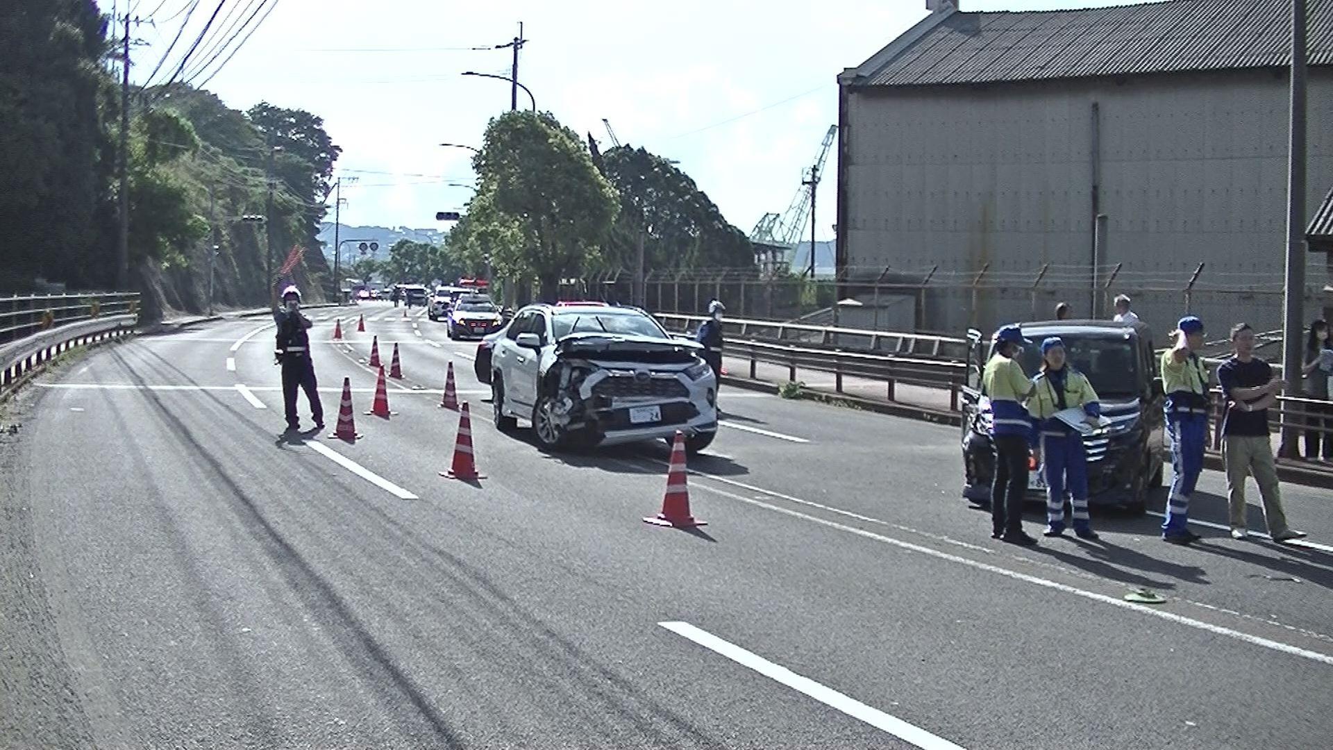 中央線をはみ出し…佐世保市のＳＳＫバイパスで車３台絡む事故 通勤時間帯に渋滞も