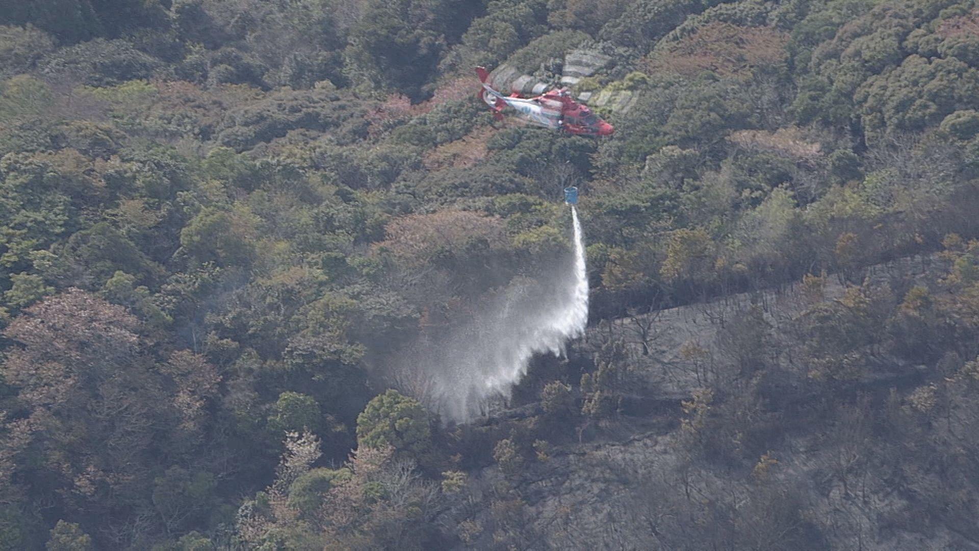 五島で山火事　消火活動続く