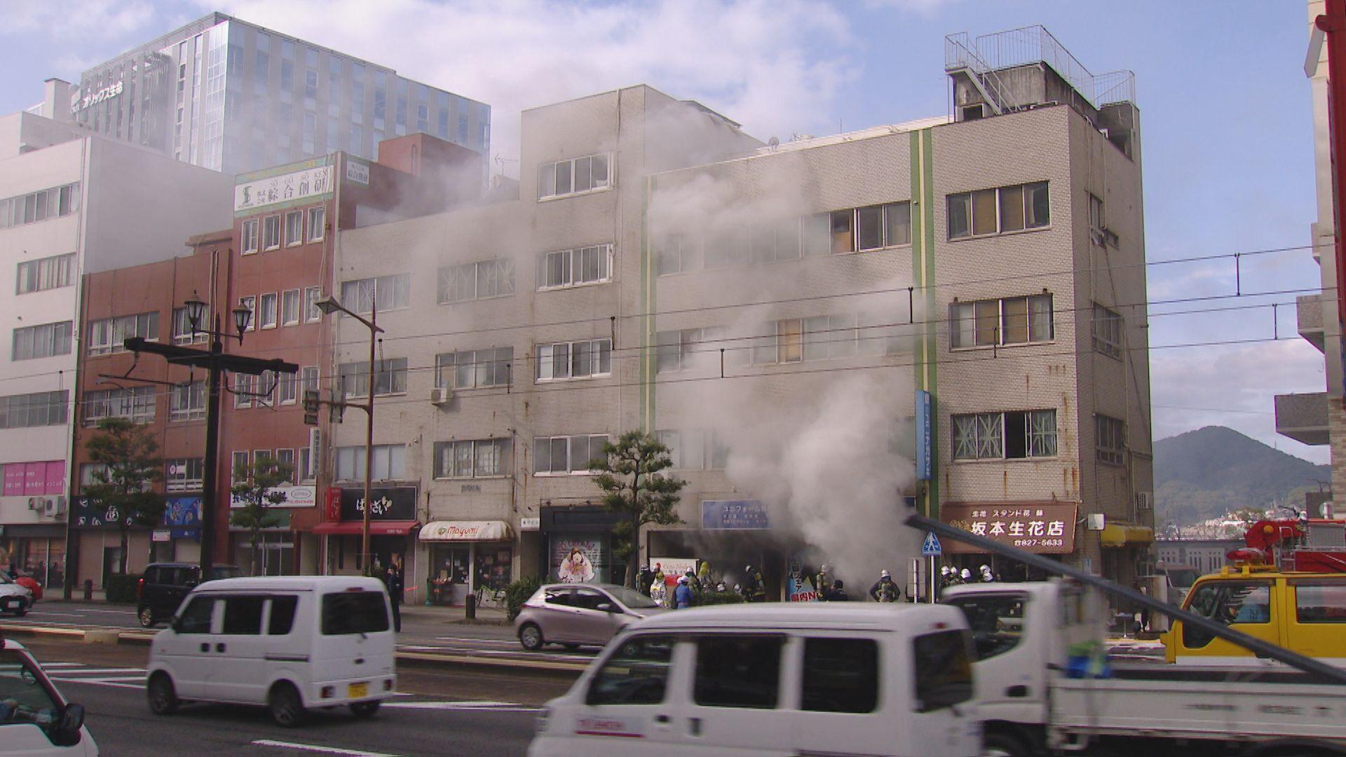 出火原因は電気機器の可能性も…学生服店など入る雑居ビル半焼火災　長崎市元船町