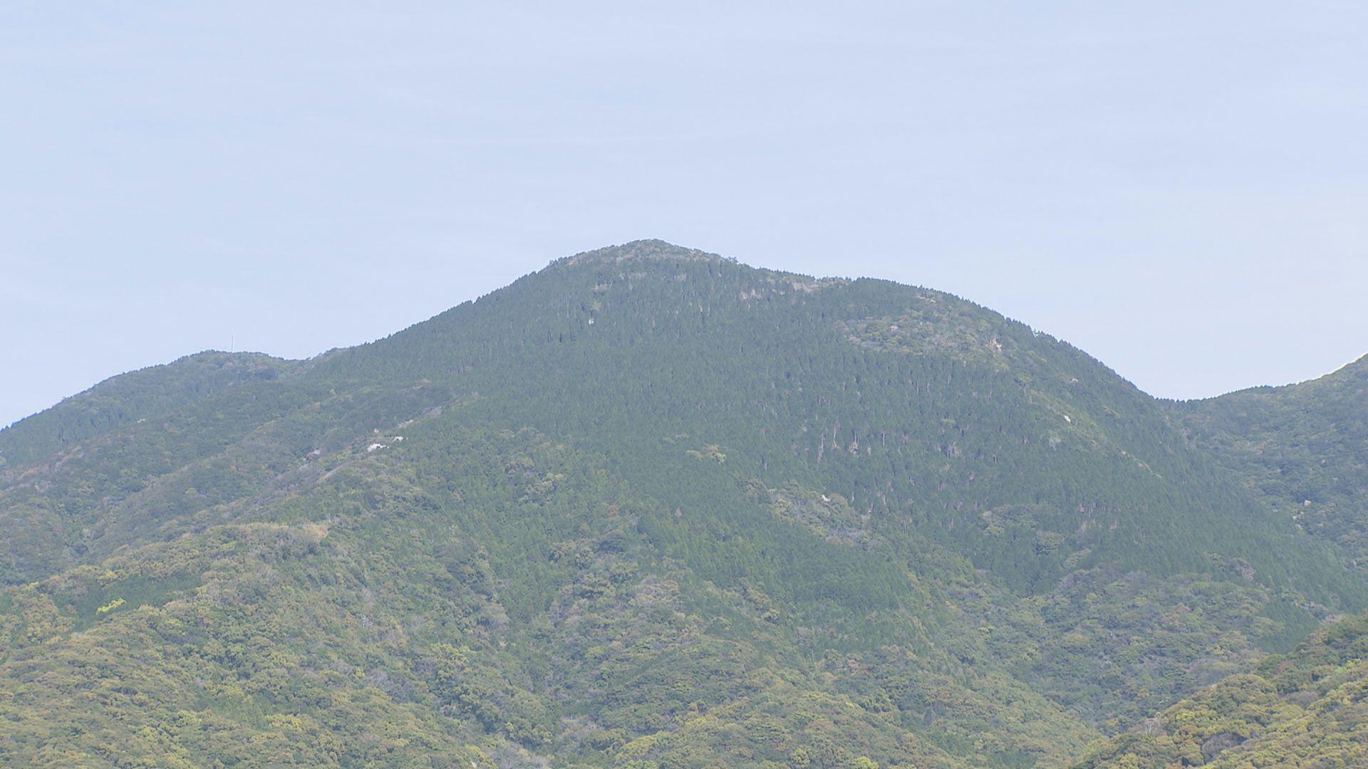 長崎市八郎岳に１３日に入山した６０代男性が遭難  警察が約６０人体制で捜索