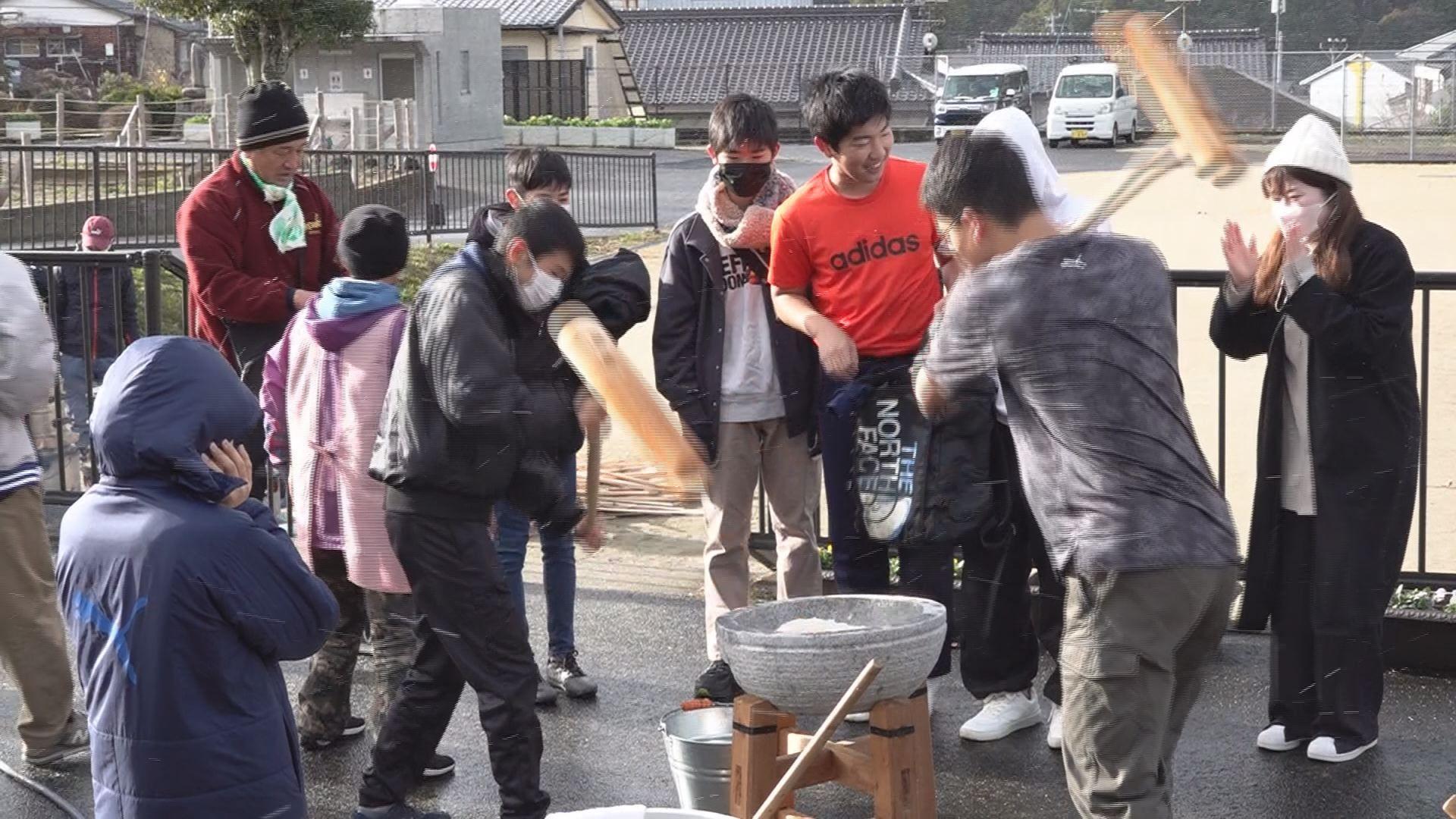 【長崎】子どもたちが正月準備 餅つきと門松作りに挑戦 佐世保市世知原町