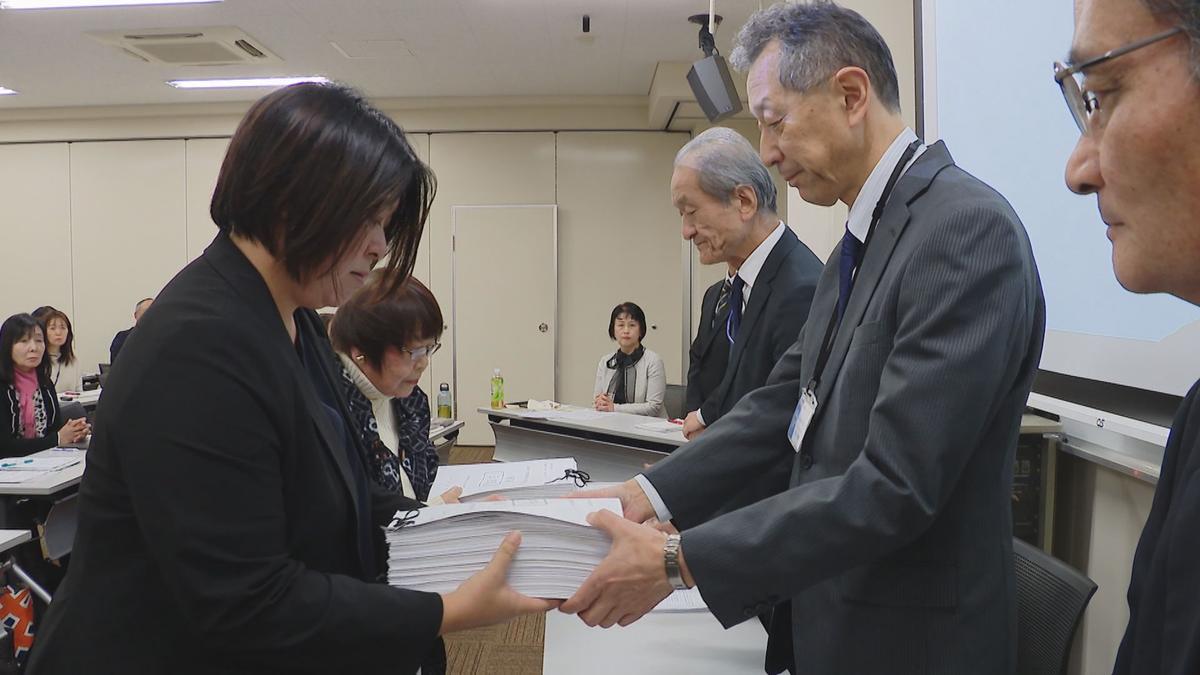 1119活水中学校募集停止撤回に伴う署名活動結果提出