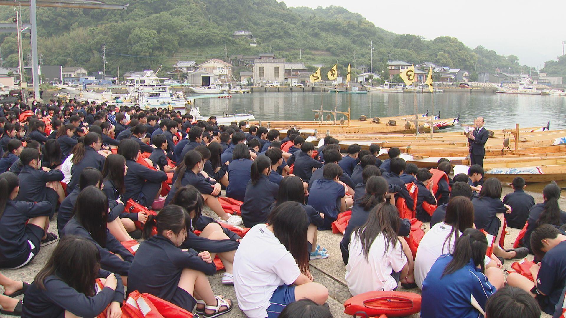 修学旅行生がペーロンを体験