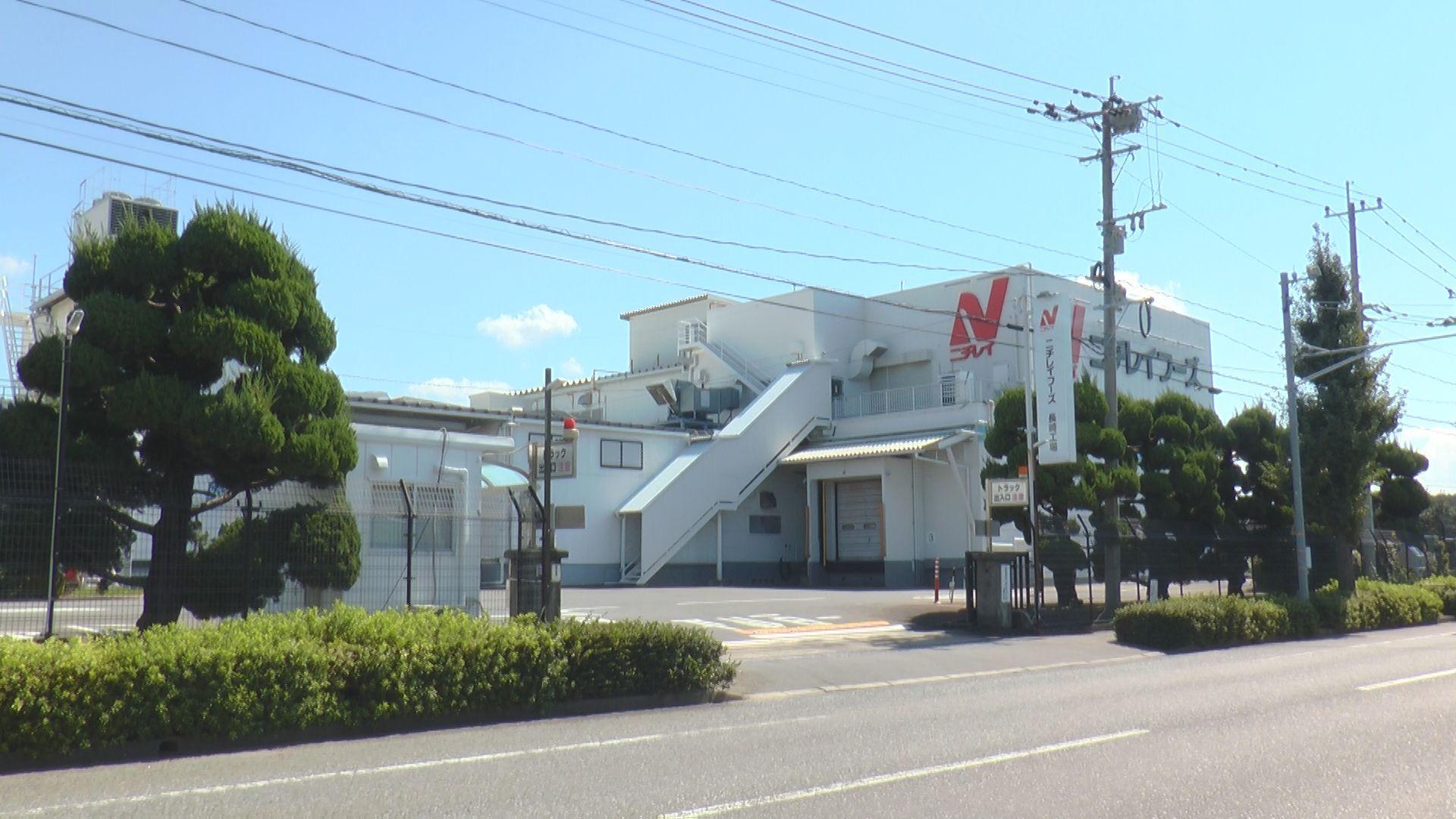 「工場に就職後２２日目の勤務で最初の犯行」　製造中の食品にボルトとナット　容疑の６１歳パート従業員を送検