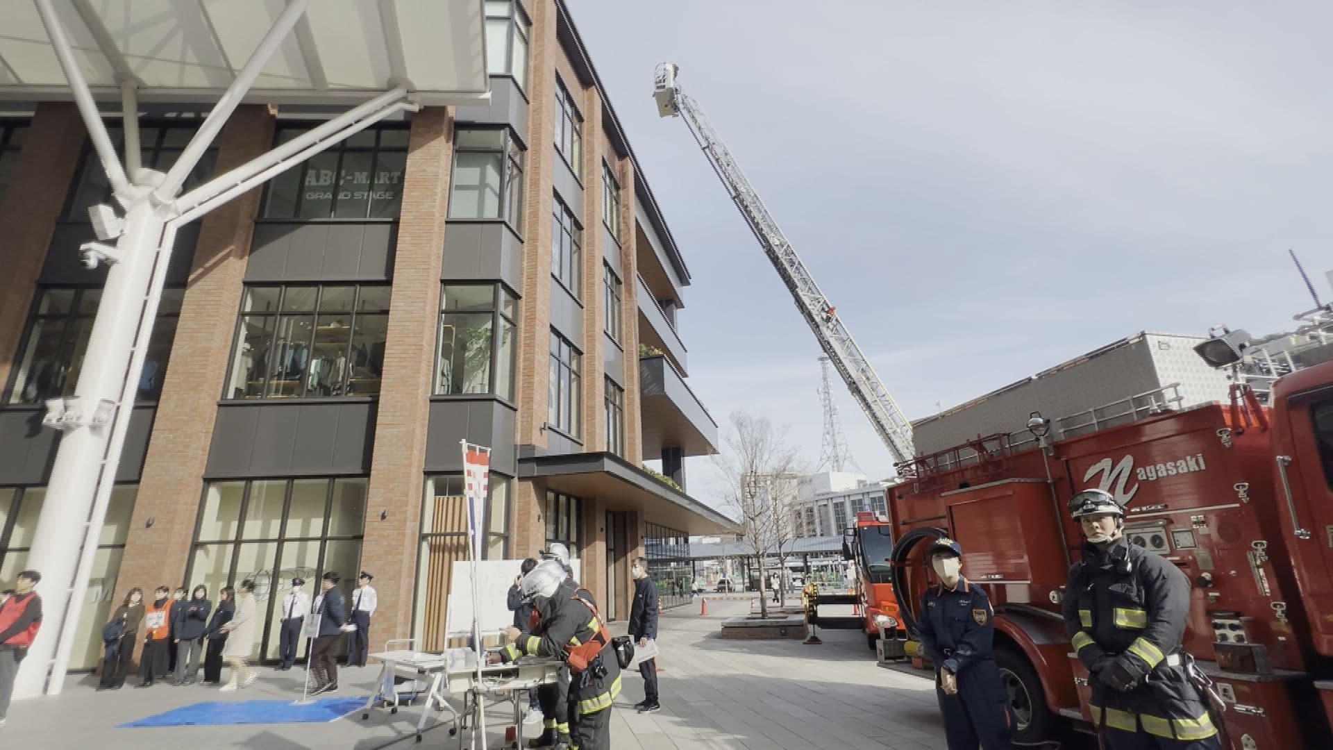 南海トラフ地震による津波を初想定 アミュプラザで従業員らが防災訓練