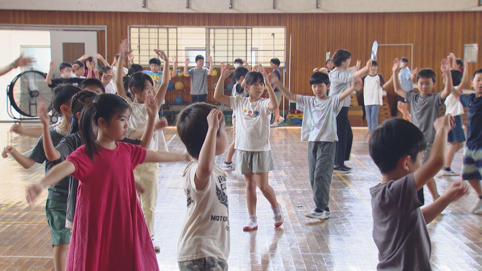 小学生が継承　原爆犠牲者の慰霊と復興願う「長崎盆踊り」