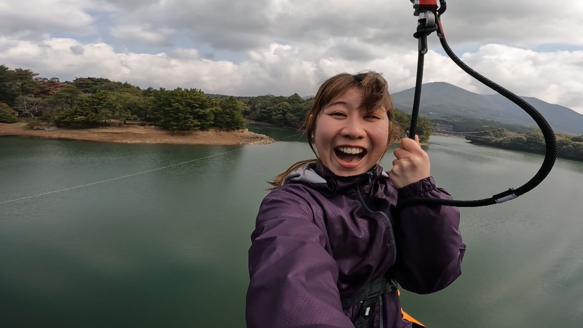 絶叫必至！新アトラクションが誕生 往復600ｍ 湖上を滑走するジップスライドの魅力