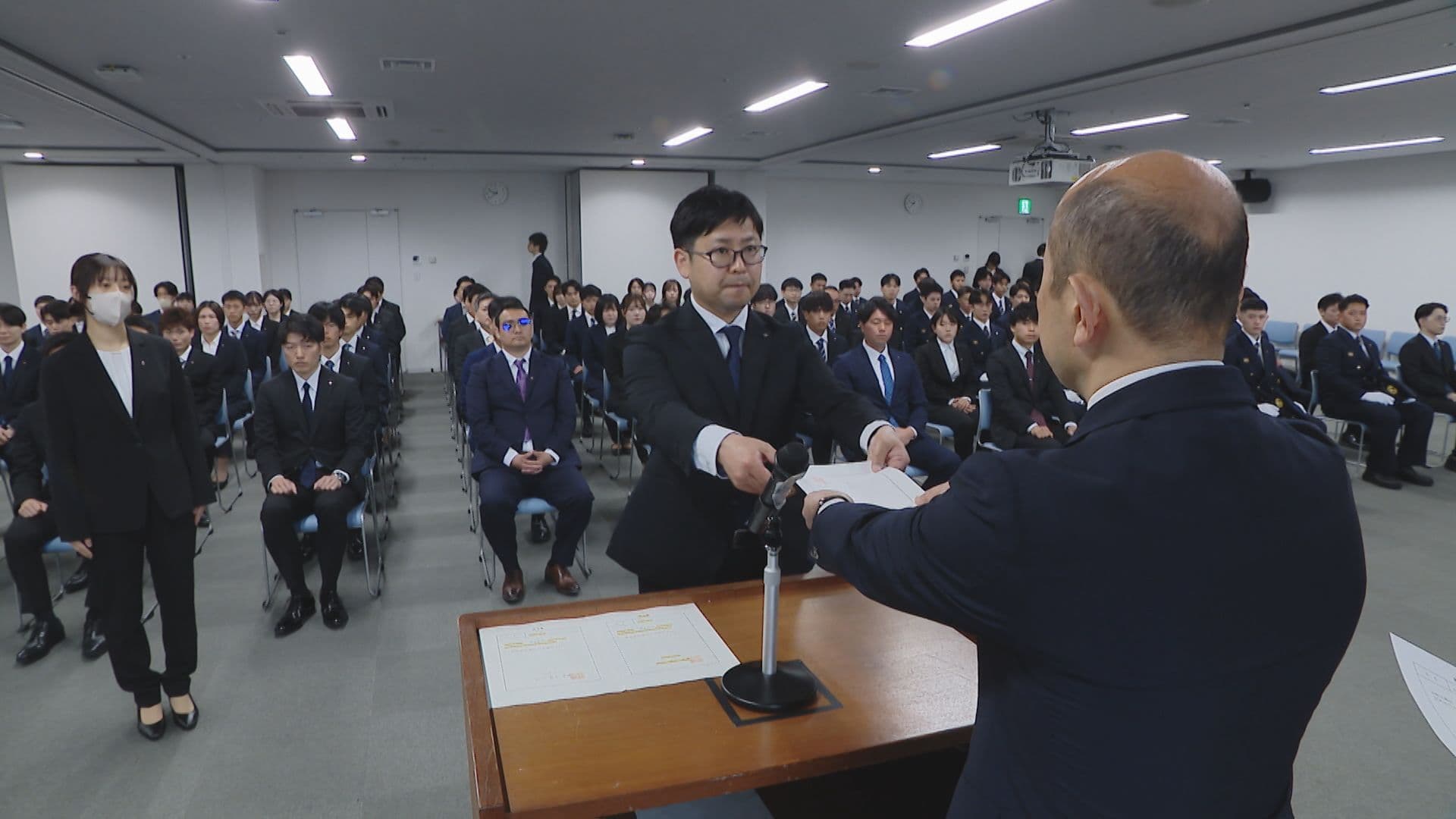 長崎市の新入庁職員　昨年度より２０人少ない１２０人　どんな公務員に？　