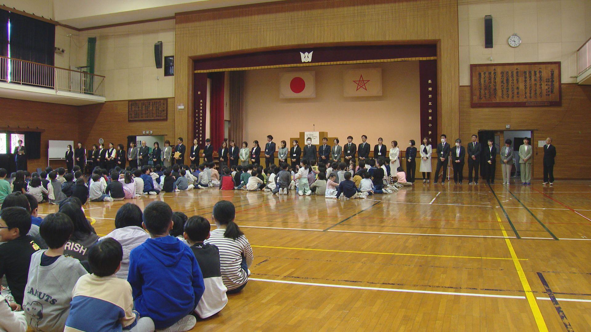 県内多くの公立小中学校で新学年での始業式