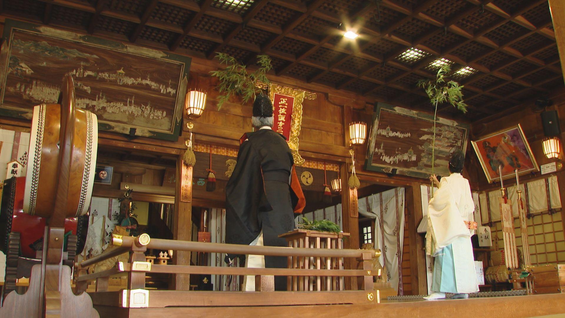 諏訪神社で年末恒例の煤祓い神事