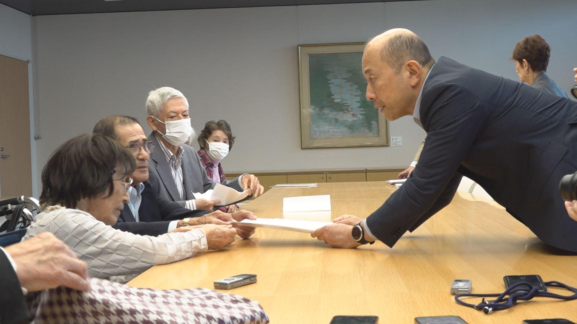 医療費助成事業申請受け付け１２月１日開始 被爆体験者らが再要請書を提出