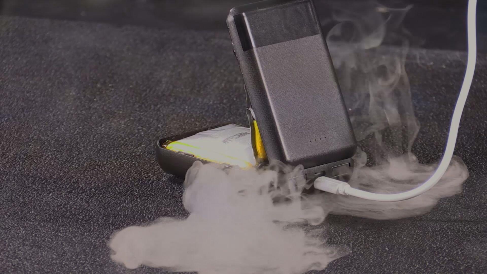 モバイルバッテリーが火元か？佐世保市マンション火災 消防局に聞く対処法