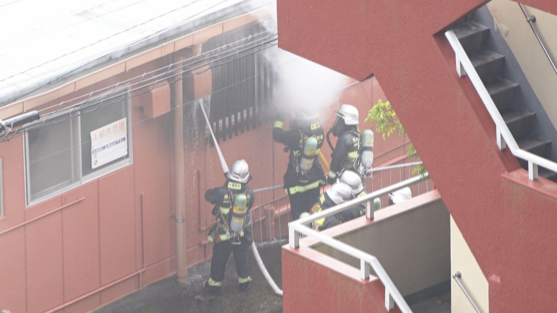 「鍋を火にかけていた」長崎市のアパートで火災 住人の６０代男性はベランダに避難し救助 