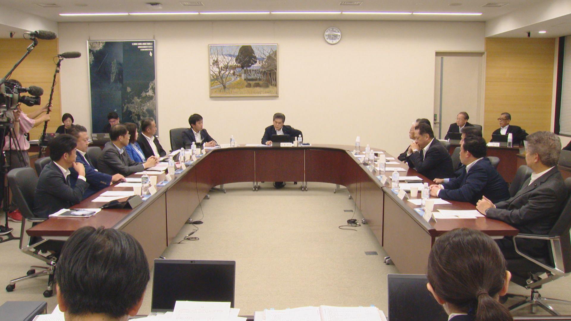 県議会４会派が百条委員会求める動議書提出 自民党は県連と会派が合同で知事に説明求める