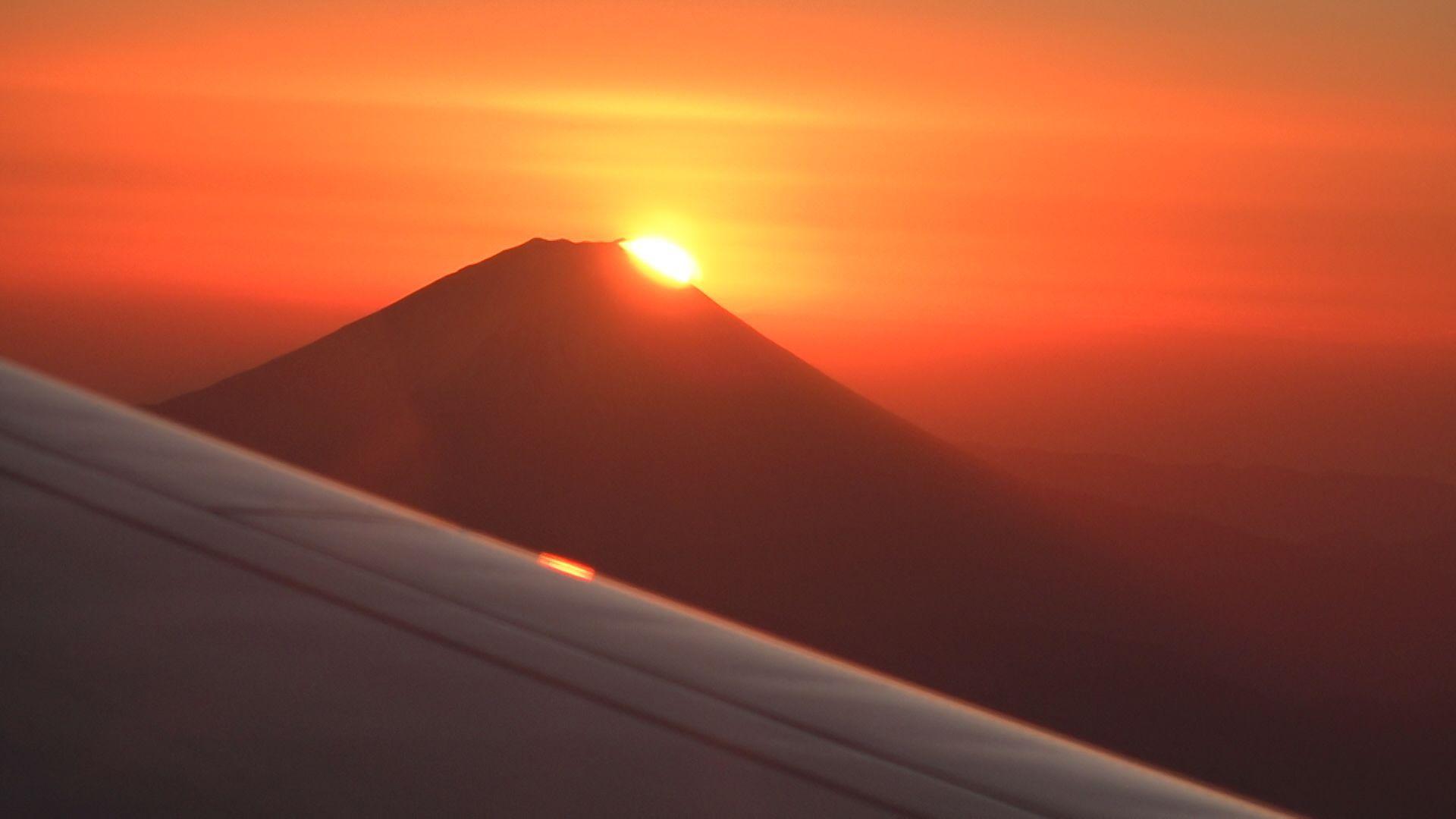 【長崎】滅多に見られない絶景！ ｢富士山と日の出｣　長崎空港発着の遊覧ツアー実証実験にテレビ単独取材