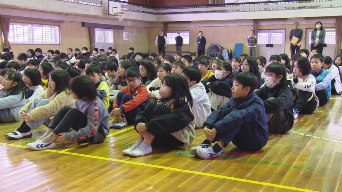 1224小中学校で終業式