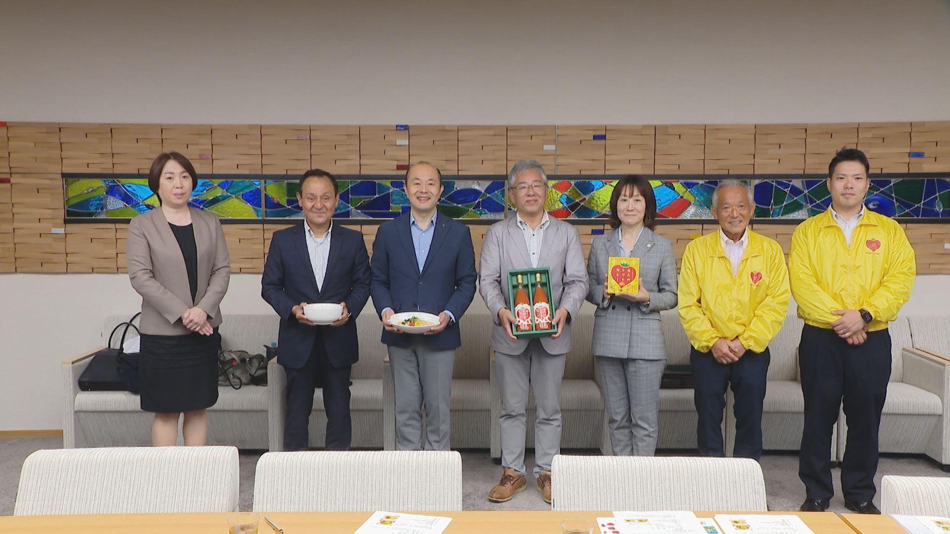 温製でも冷製でもおいしい！規格外トマトを活用「高島トマトうどん」お披露目