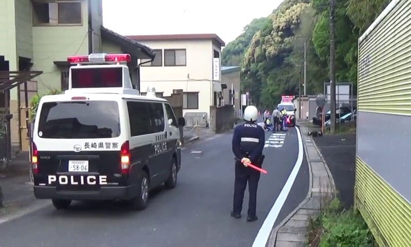 新聞配達中のバイクにはねられ８８歳女性死亡　午前３時半ごろ「直前に気づいた」