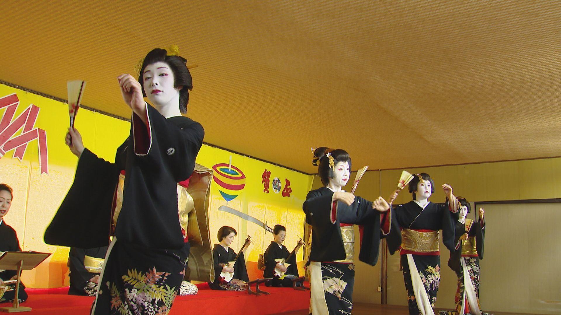 【長崎】艶やかに新年最初の舞い 長崎検番初弾き