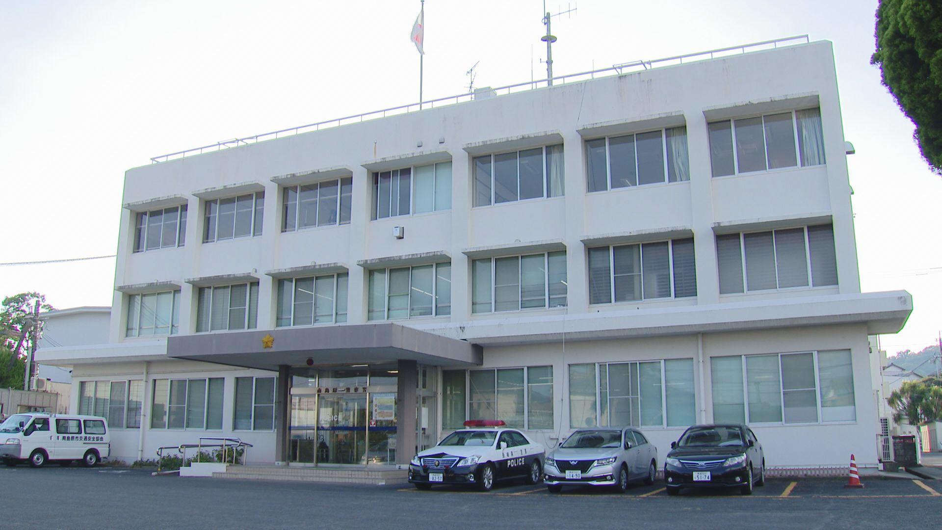 トラックの荷台から転落 ４３歳の男性が頭を強く打ち意識不明の重体