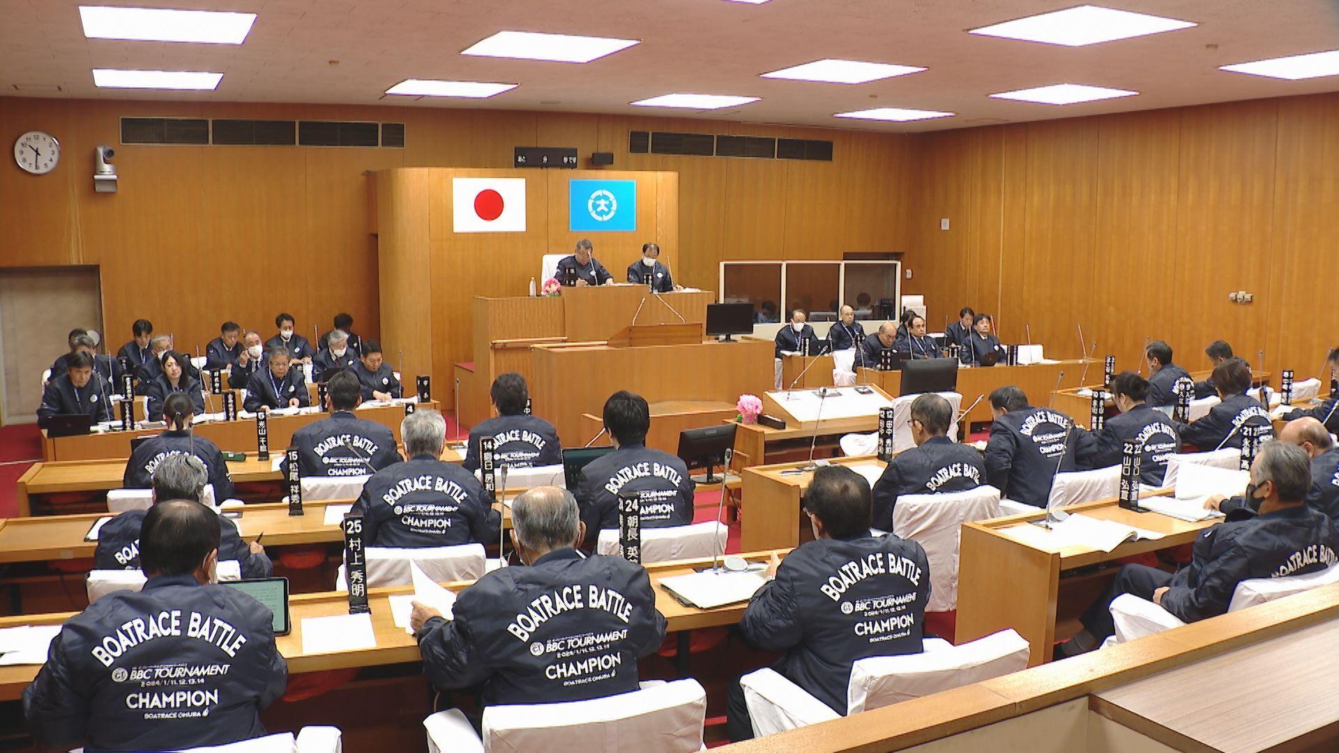 【長崎】市長や議員がG1レースPRジャケット着用し本議会 大村市議会 4年連続日本一目指して