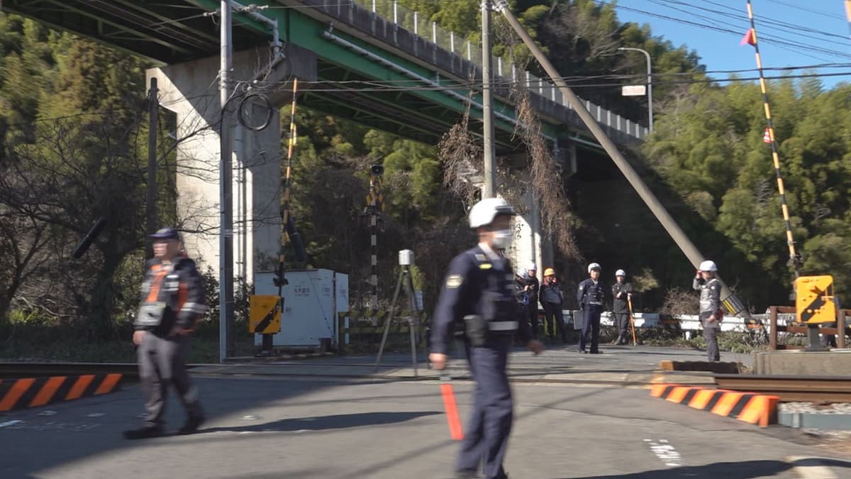 0106長与町JR踏切で列車衝突事故⑤